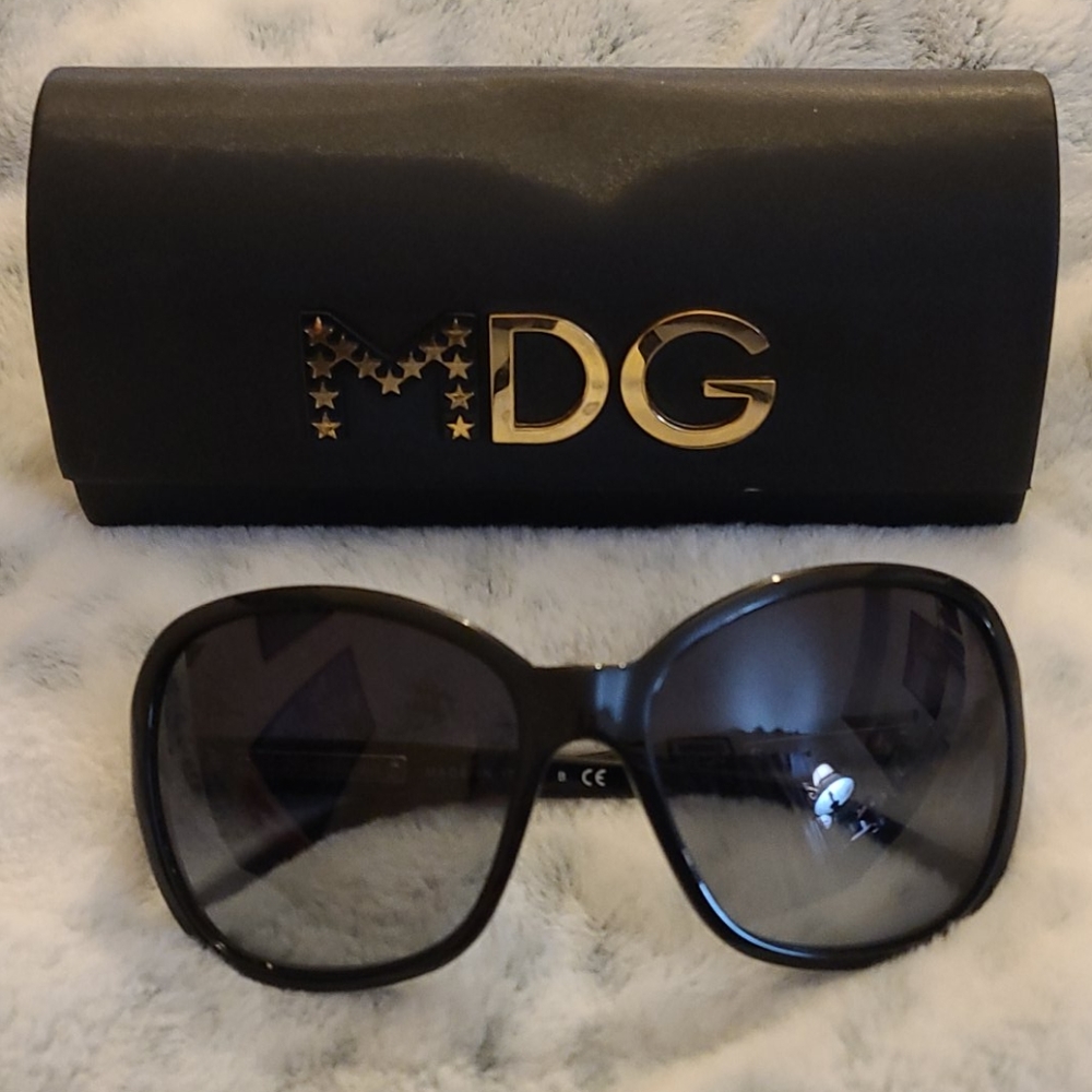 MDG sunglasses with case
